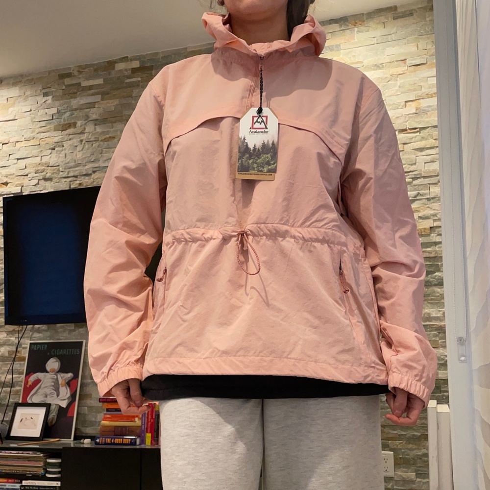 Avalanche lightweight pullover windbreaker
